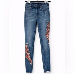 Abercrombie & Fitch High Wasted Jeans Size 24